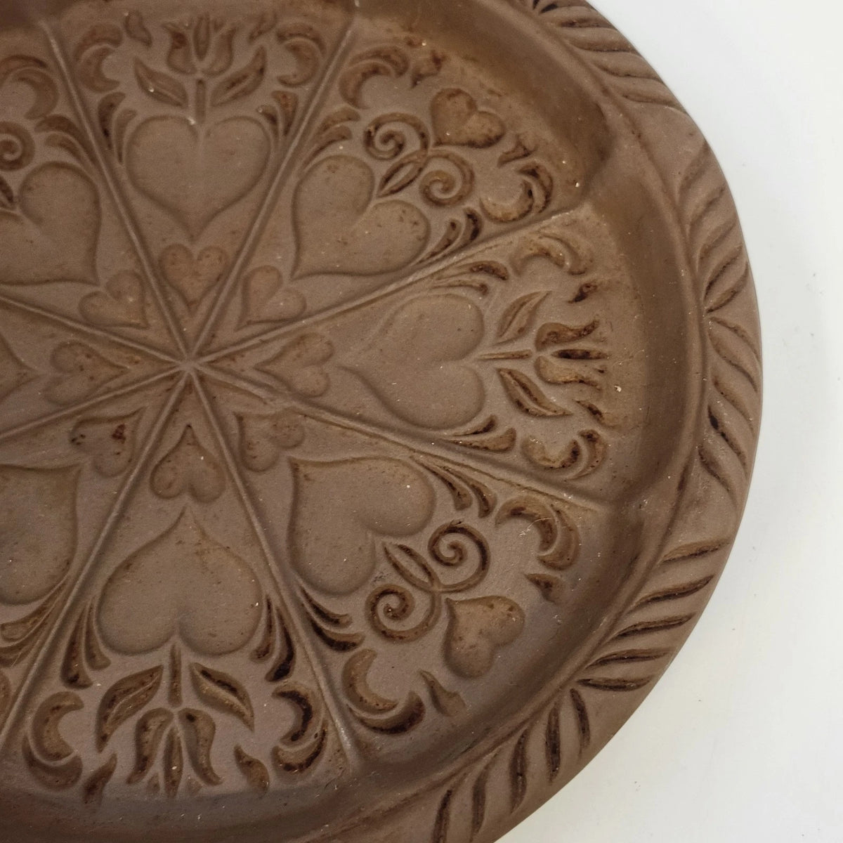 Hartstone Shortbread Cookie Mold Hearts Tulips Brown Round Stoneware 10" USA