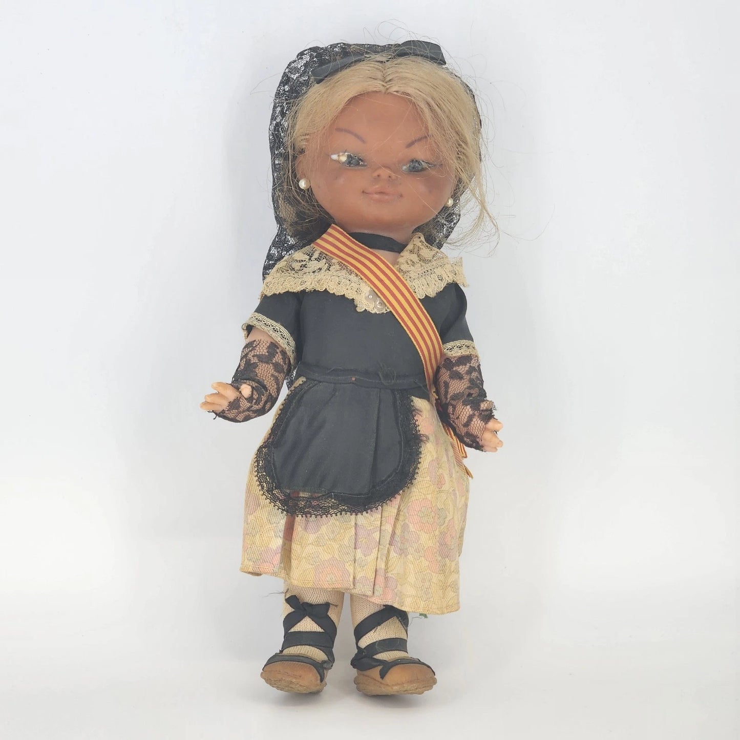 Spanish Catalonia Souvenir Doll Traditional Mantilla Lace Senyera Sash 13" Vtg