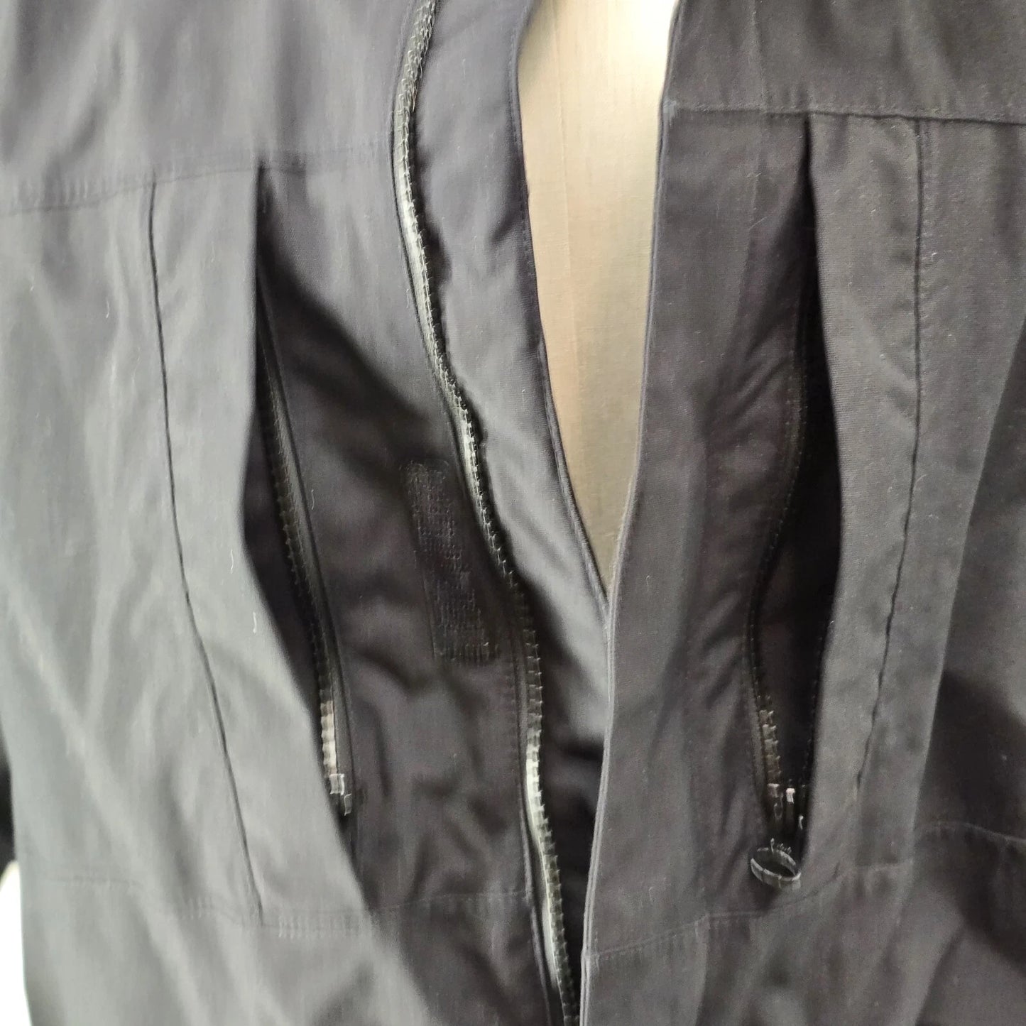 Eddie Bauer WeatherEdge Hooded Rain Jacket Women’s Size Large Black Windbreaker