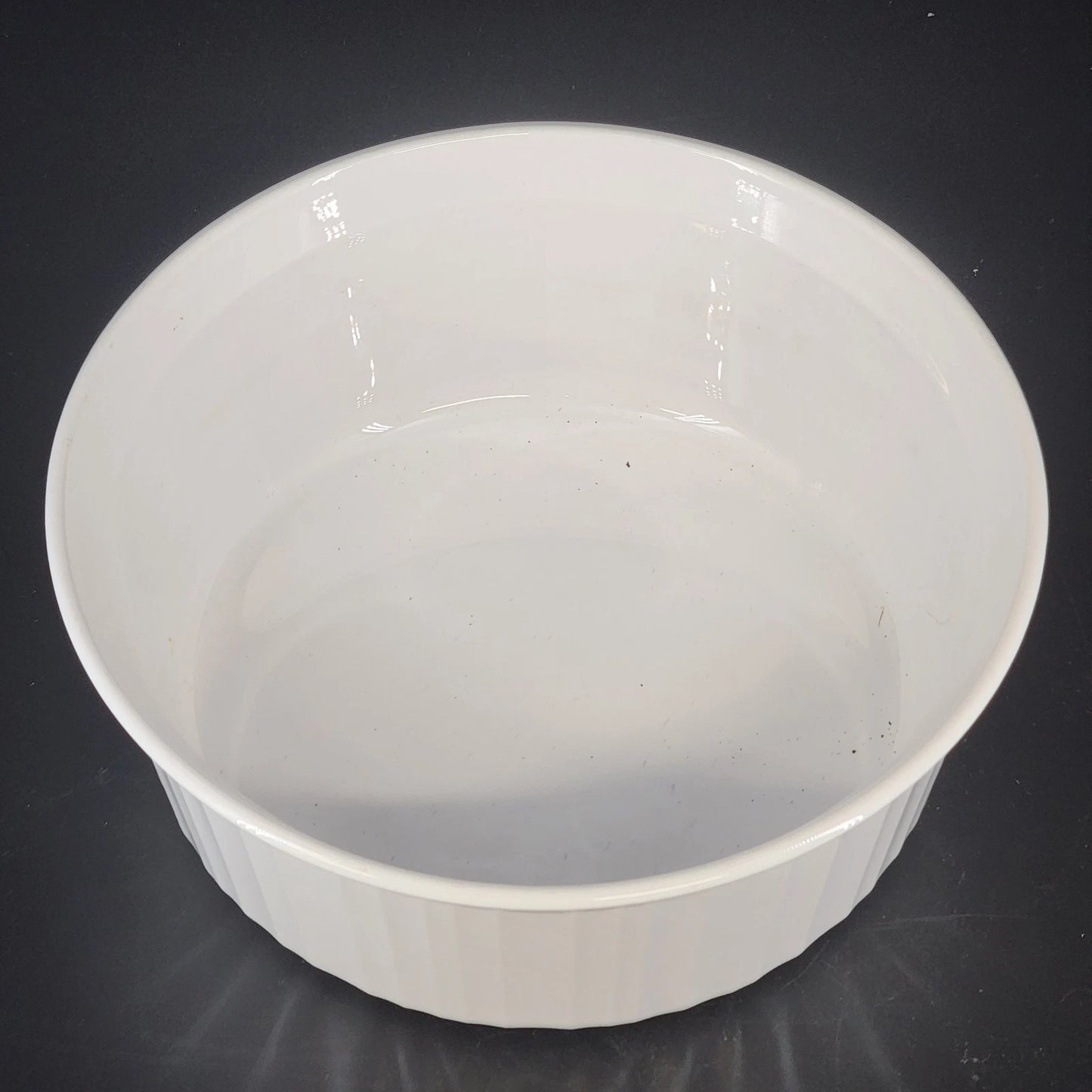 Corning Ware French White 2.5 Quart Round Casserole Dish F-1-B with Glass Lid 9"