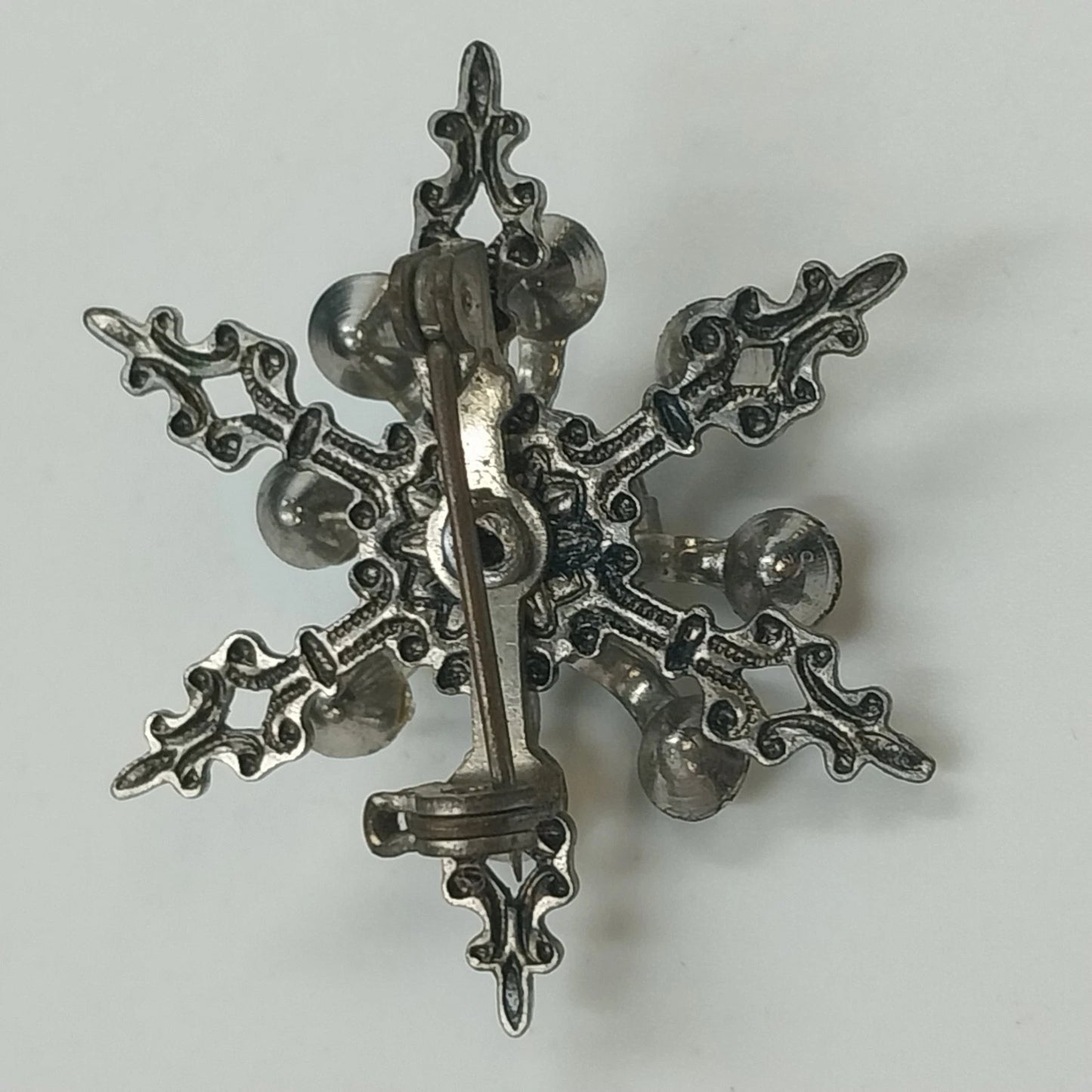 Silver Tone Snowflake Brooch Clear Rhinestone Starburst Fleur De Lis Pin Vintage