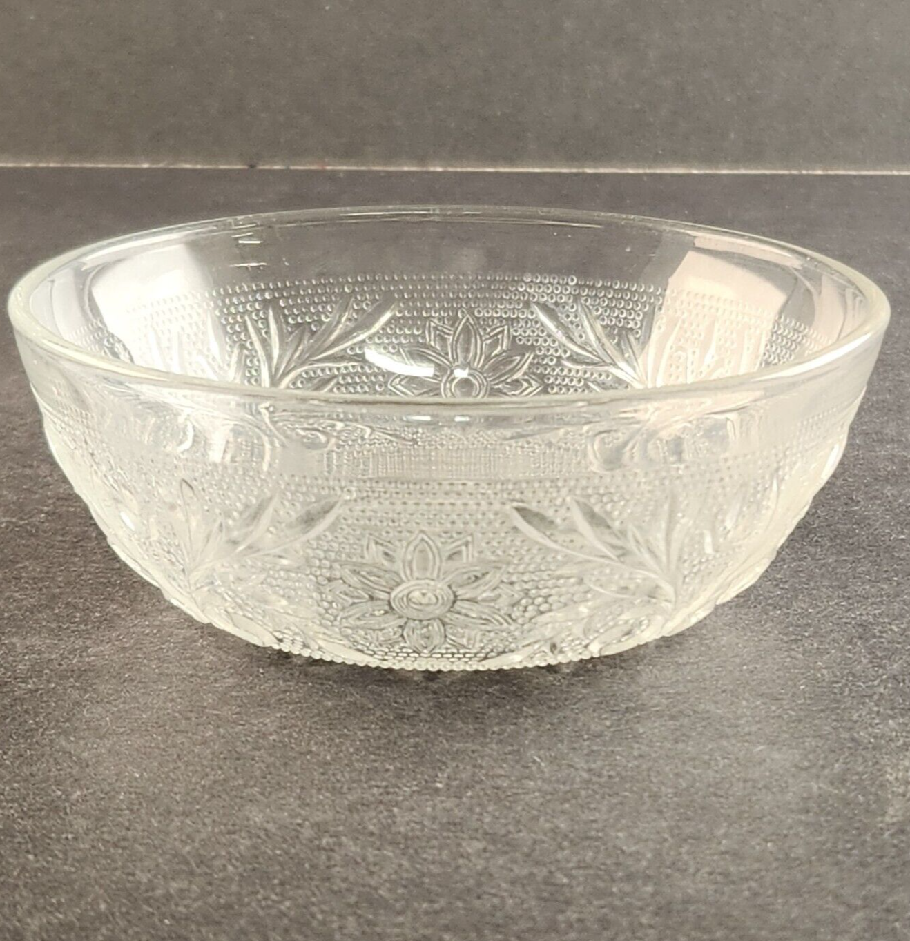 Single Tiara Indiana Clear Sandwich Glass 4.5" Wide x 1.5" Tall Berry Bowl