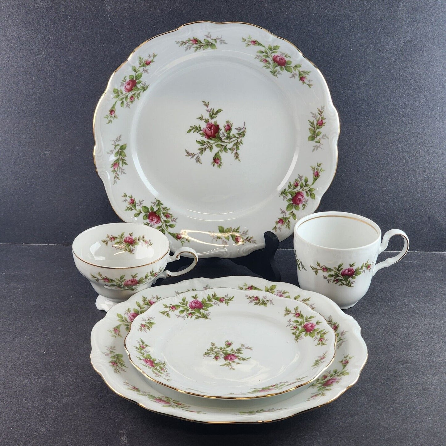 Johann Haviland Moss Rose China Variations Roses Rim & Center Gold Trim Bavaria