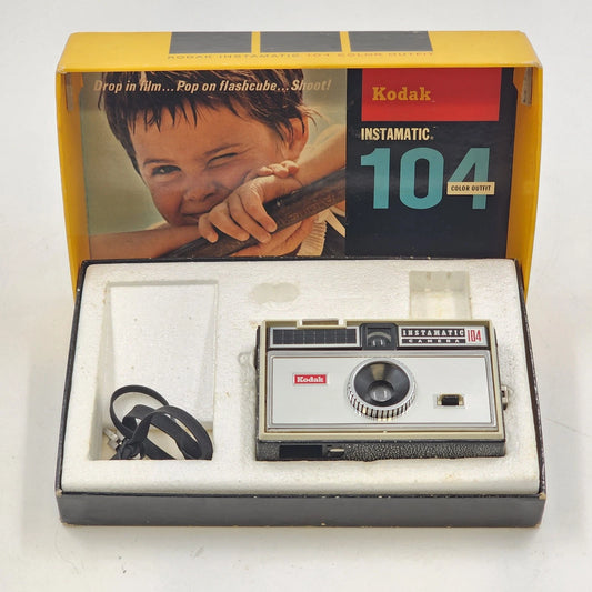 Kodak Instamatic 104 Camera Color Outfit with Flashcube & Original Box 1960s Vtg