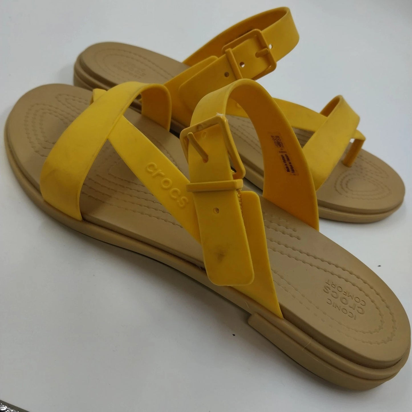 Crocs Tulum Women’s Yellow Strappy Buckle Sandals Iconic Comfort Size W7