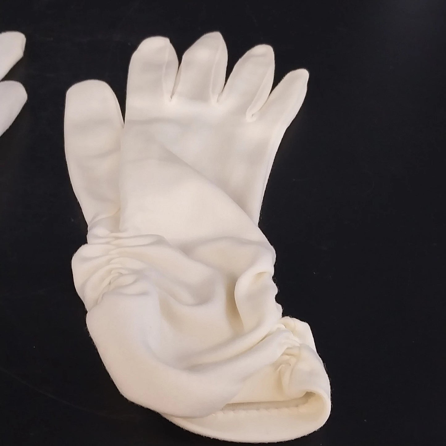 Women's White Stretch Dress Gloves Ruched Wrist Formal Wedding Tea Length Vtg