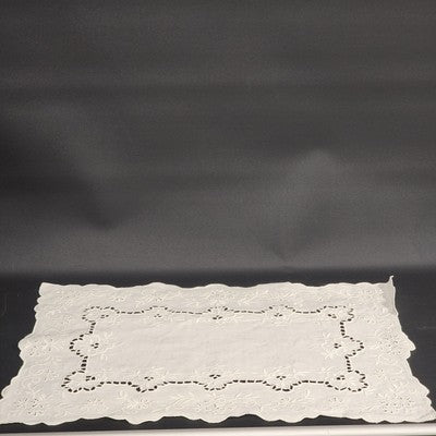 White Embroidered Cutwork Scalloped Rectangle Doily Placemat Table Runner Linen