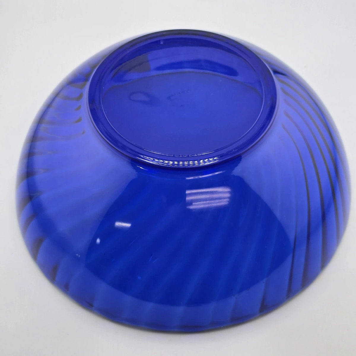 Arcoroc France Cobalt Blue Scalloped Swirl Glass Serving Bowl 9 Inch Diameter
