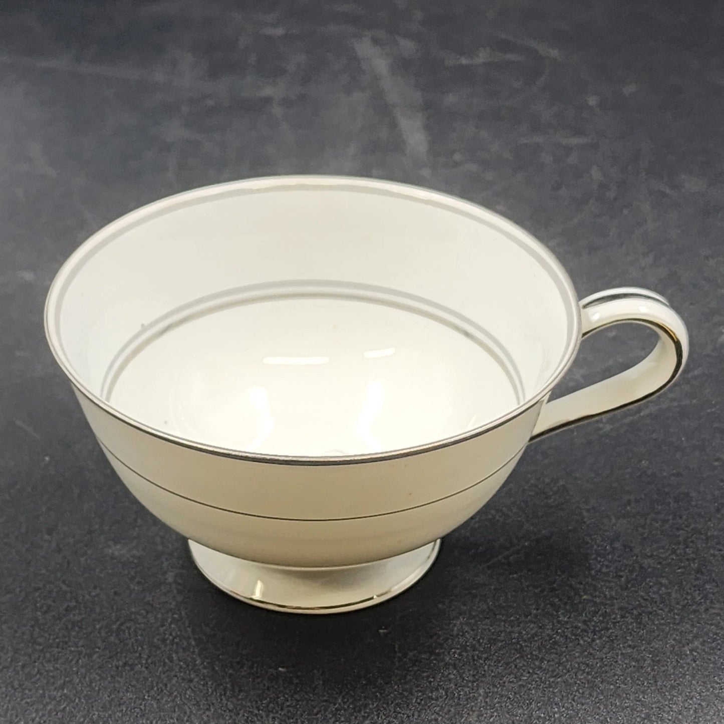 Noritake Crest 5 Piece Place Setting Lily of the Valley 5421 Platinum Trim Vtg