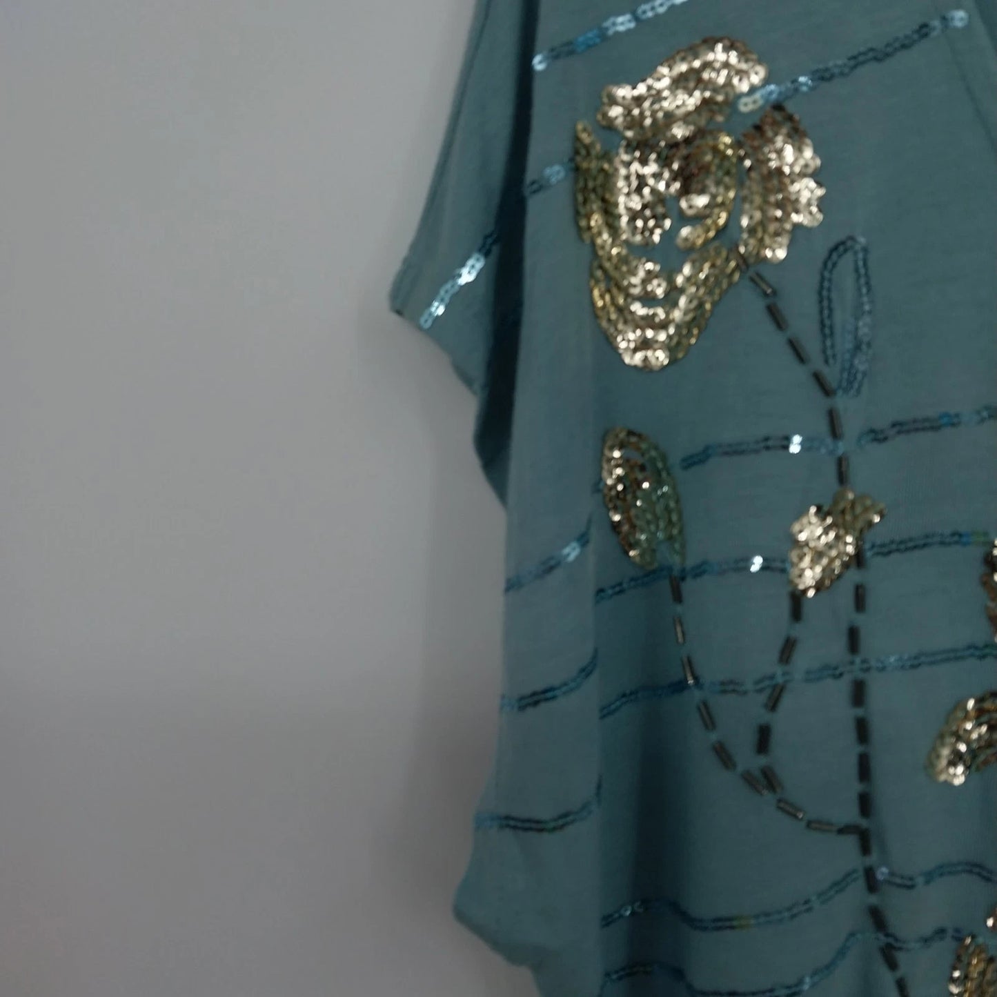 Apt. 9 Teal Gold Sequin Floral Embellished Top Women's Large Short Sleeve Blouse