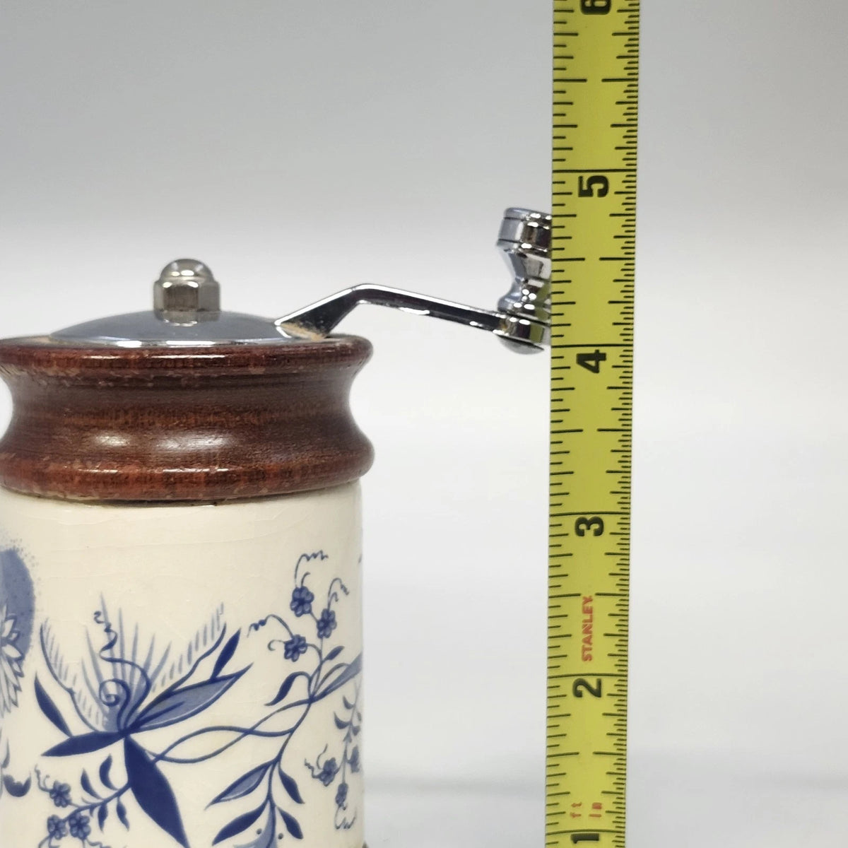 Leeds Engineering Pepper Mill Grinder Blue White Floral Wood Hand Crank 4"