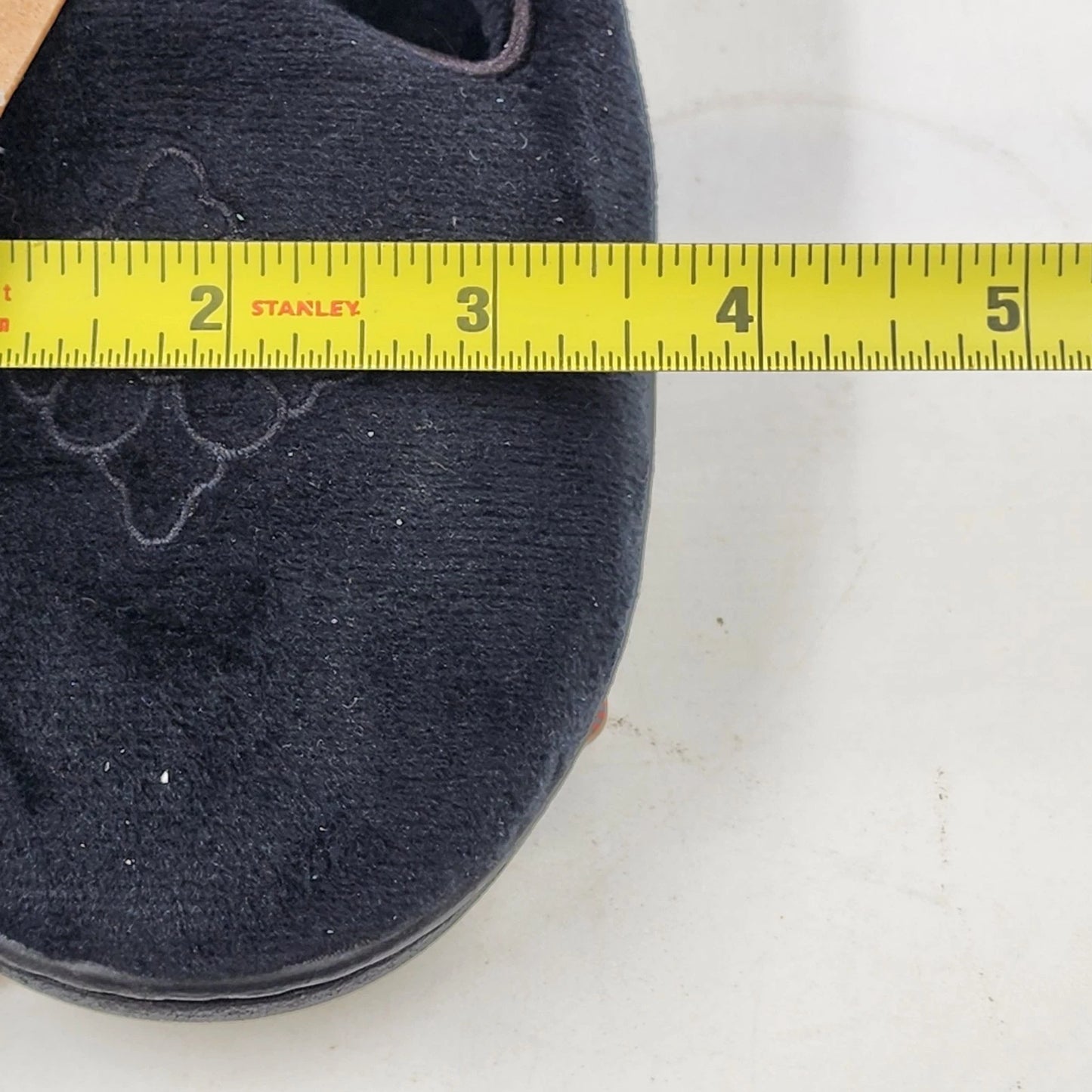 Dearfoams Women's Rebecca Slippers Medium Microfiber Velour Closed Back Black