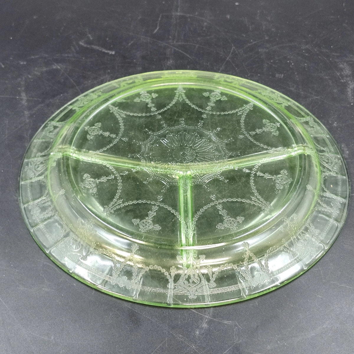 Anchor Hocking Cameo Ballerina Green Uranium Glass Grill Plate 10.5" Vintage