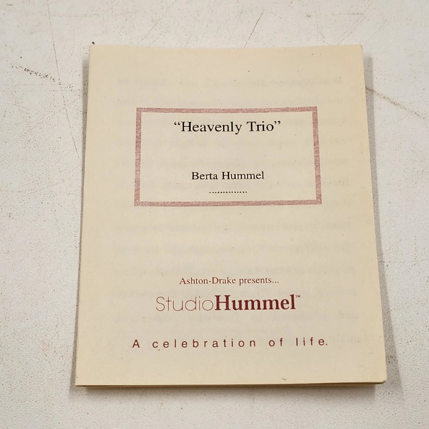 Berta Hummel HEAVENLY TRIO Ornament 1997 Goebel Carolers Cardinal Porcelain 3"