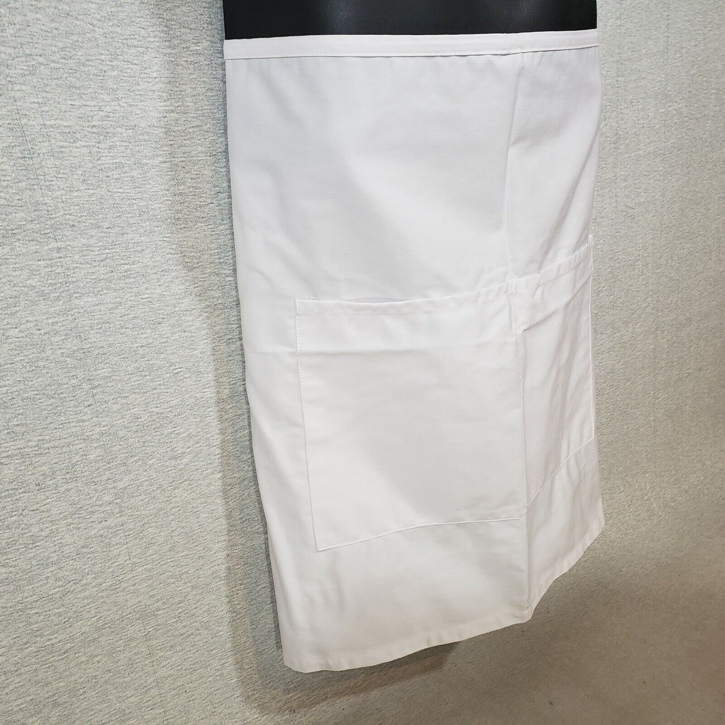 White Half Bistro Apron E28 Fame Fabrics 2 Pockets 19" L x 28" W Poly-Cotton