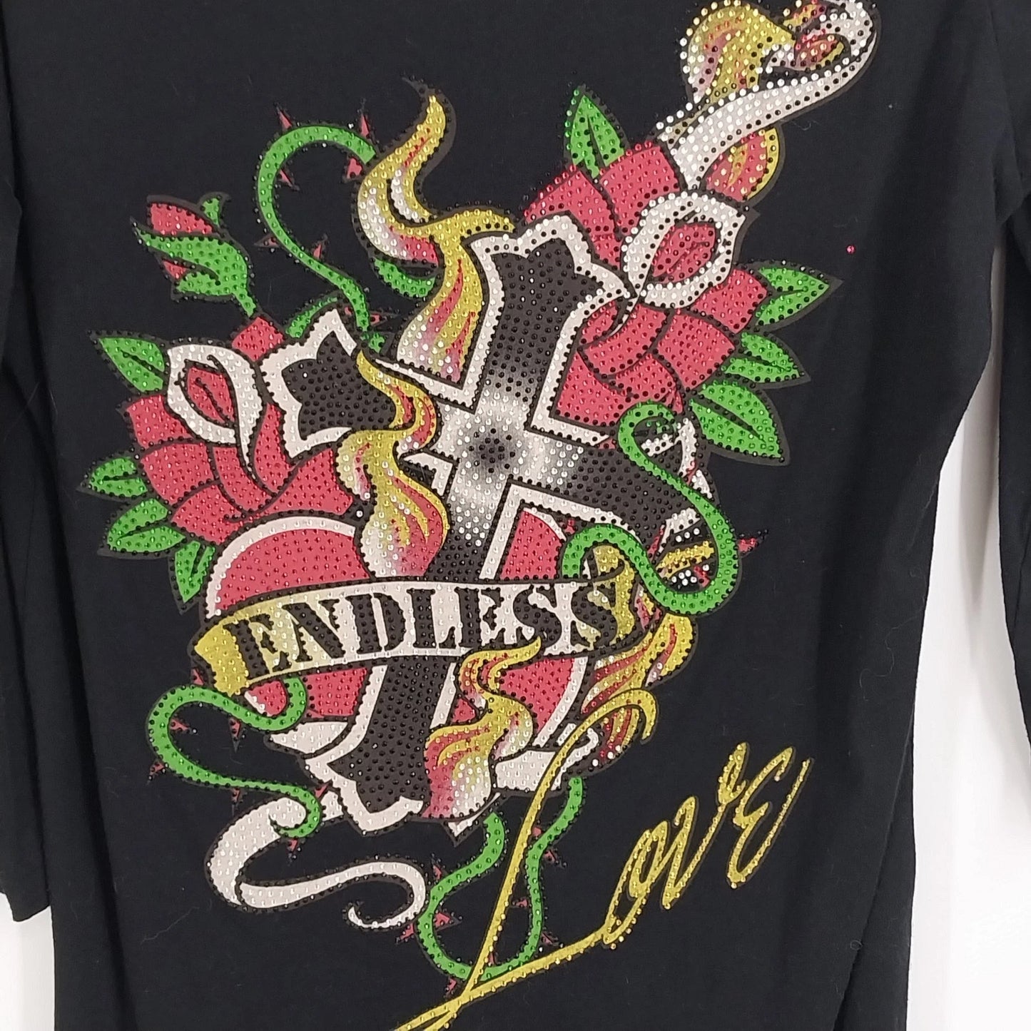 Escio-T Women's Black Rhinestone Endless Love Cross Heart Graphic Top Large