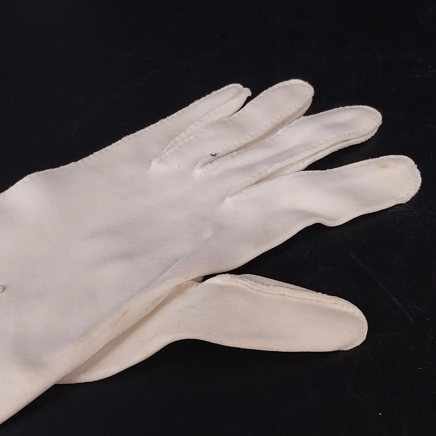 Women's White Formal Dress Gloves Eyelet Scalloped Cuffs Tea Length Vintage