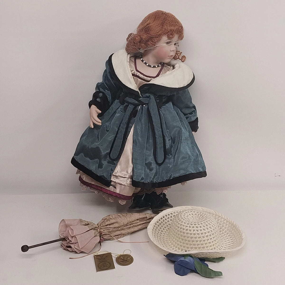 Kingstate Ivanna Porcelain Doll 23" Prestige Straw Hat Parasol Box LE 923/3500