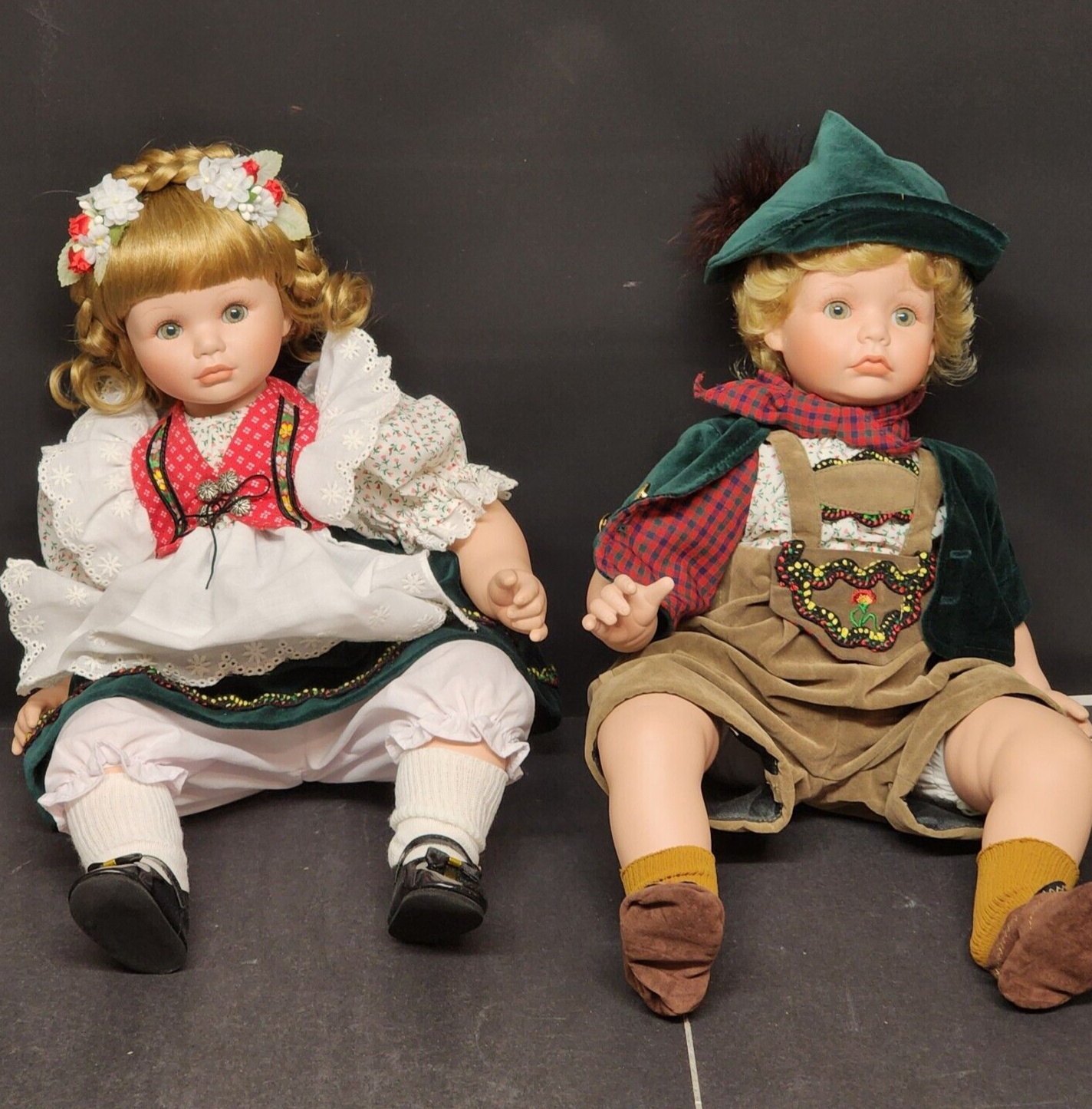 Hansel and Gretel Porcelain Dolls by Susan Wakeen Danbury Mint Hand Painted Vtg