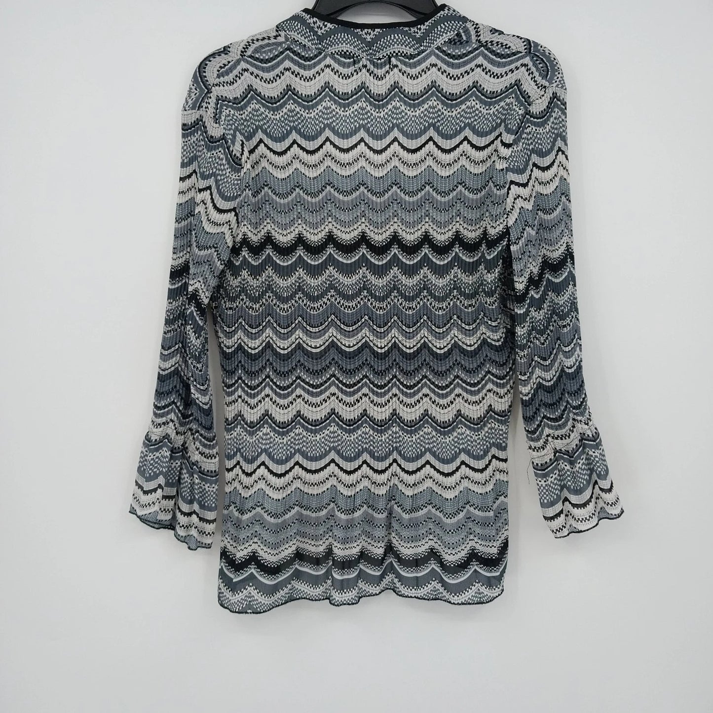 Women's Medium Black White Chevron Pleated Blouse Lettuce Trim 3/4 Sleeve