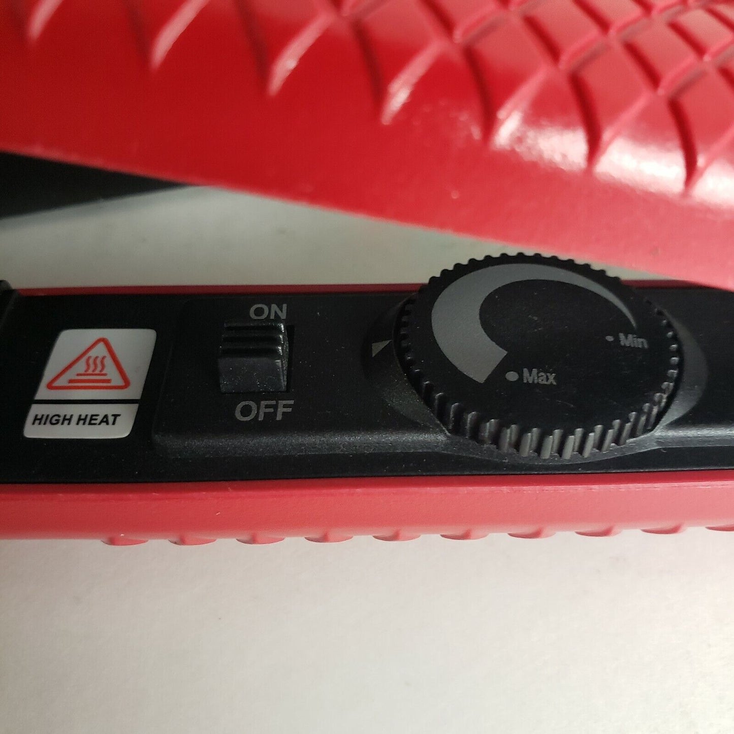 Professional Hair Styling Flat Iron by Style House NIB Red 1¼" Wide