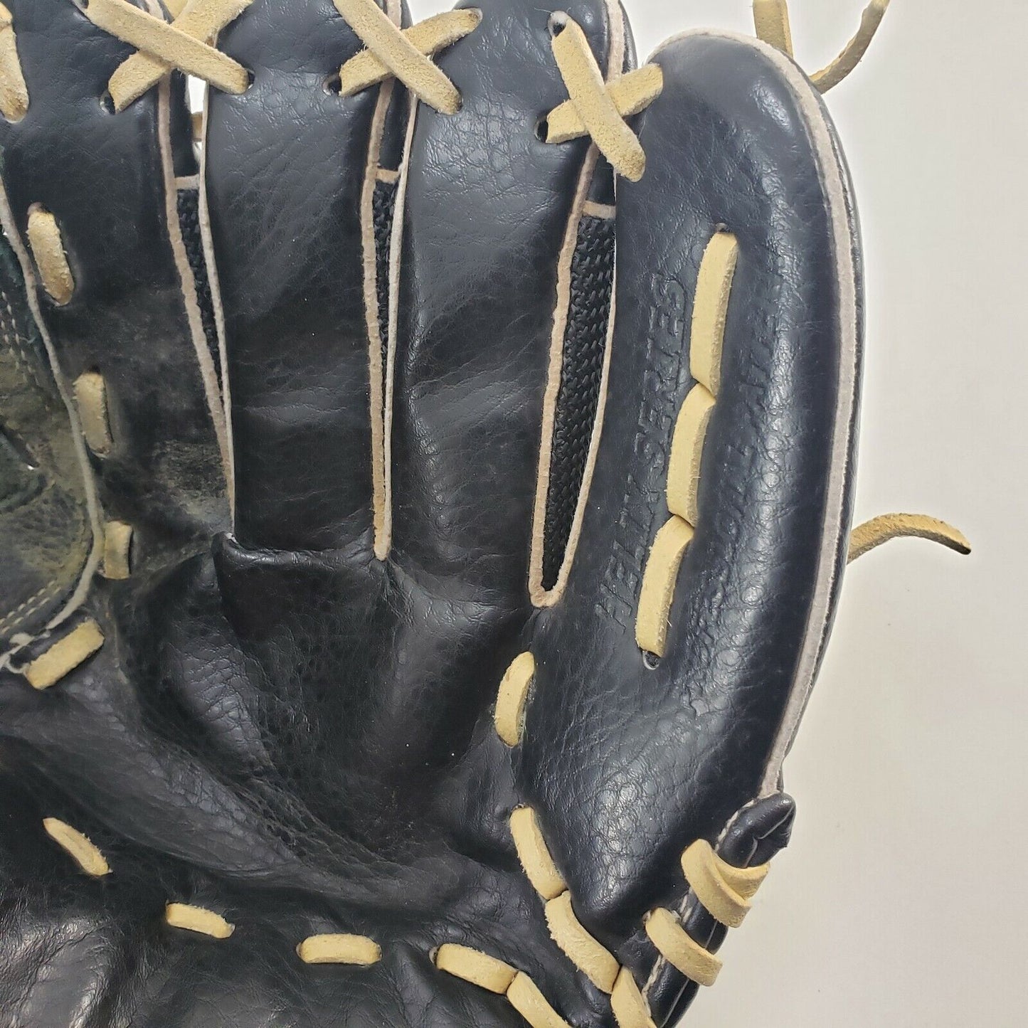Louisville Slugger Helix HXB1050 10.5in Baseball Glove RHT