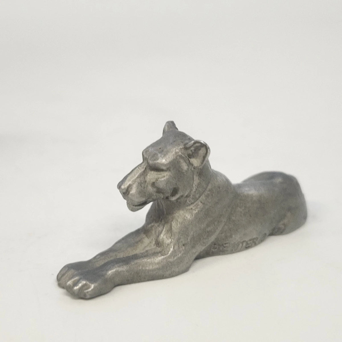 Pewter Reclining Mountain Lion Cougar Figurine 2.5" Vintage Wildlife Animal 1990