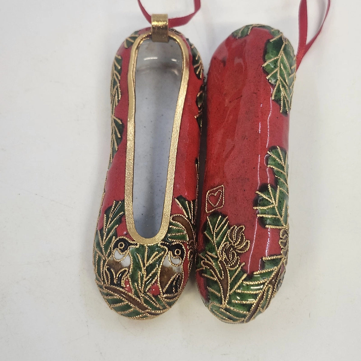 Pair Miniature Christmas Cloisonne Style Shoe Ornaments Red Floral Gold 4" Vtg