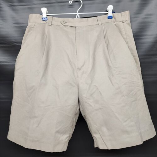 G H Bass & Co Men's Walking Shorts 36" Beige Pleated Front Dressy Style Vintage