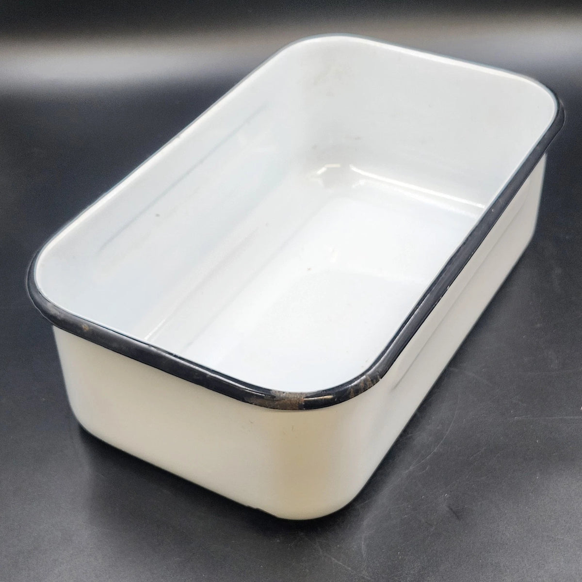 White Enamelware Lasagna Roasting Baking Pan Black Rim 14 in Farmhouse Vintage