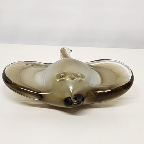 Art Glass Stingray Figurine Paperweight Hand Blown Ocean 5"L x 4.5" w x 1.25" h