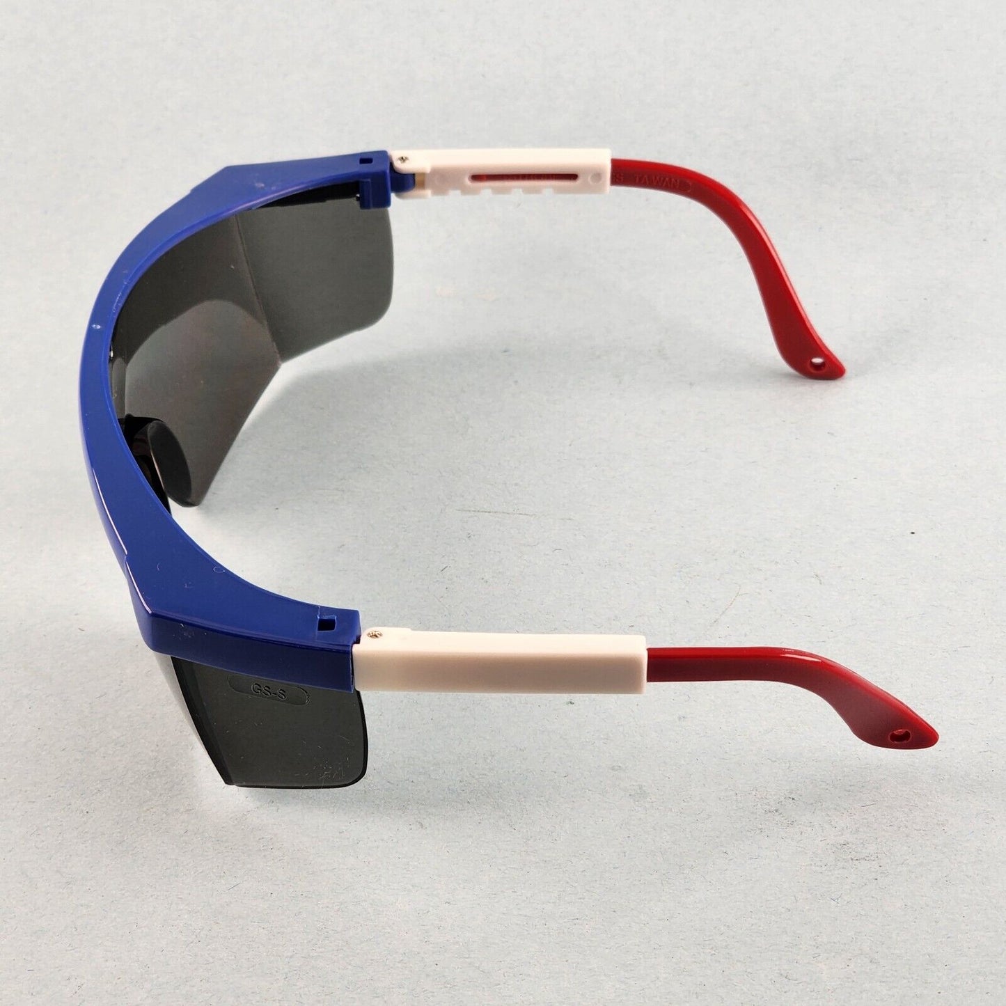 Gateway Strobe Safety Glasses Lightweight Telescoping Temples Side Shields Z87.1 (Freedom Frame, Gray Lens)