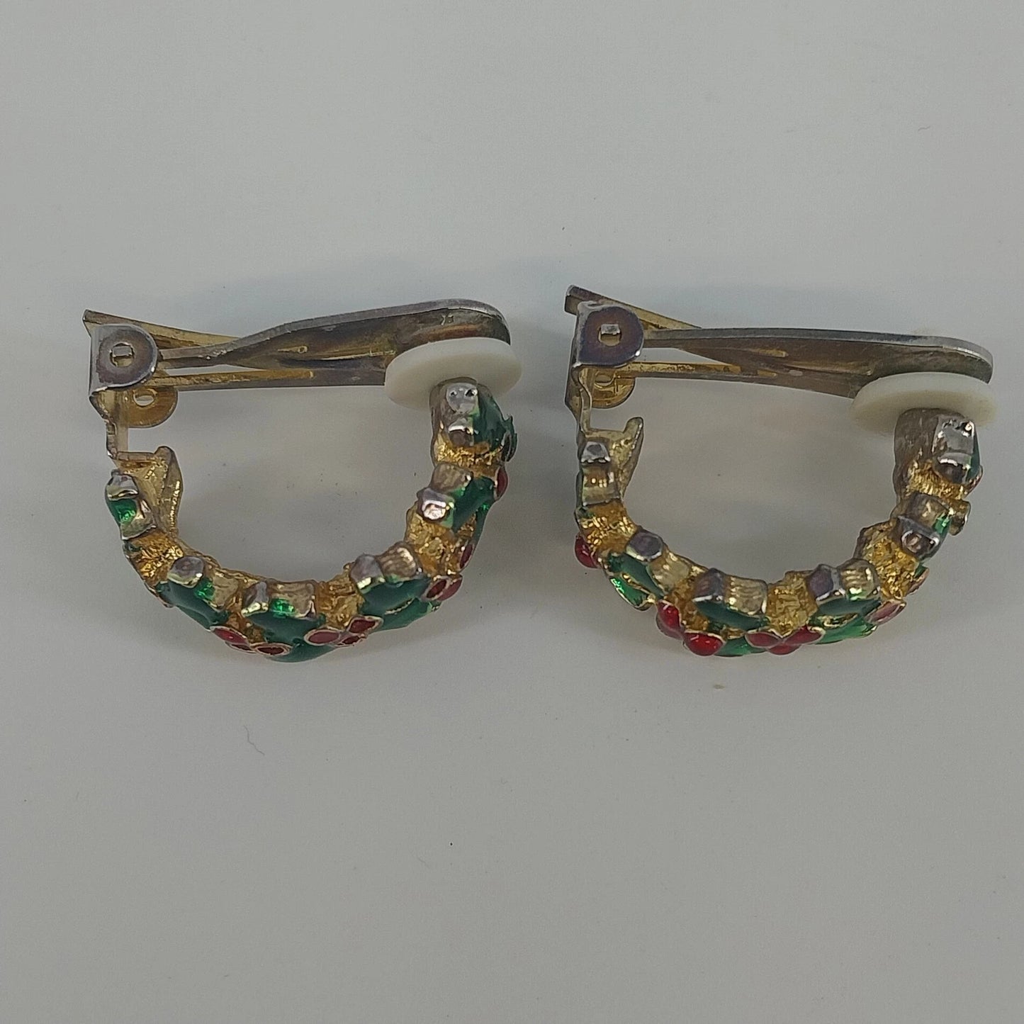 Avon Christmas Holly Berry Clip On Earrings Gold Tone Red Green Jewelry Vintage