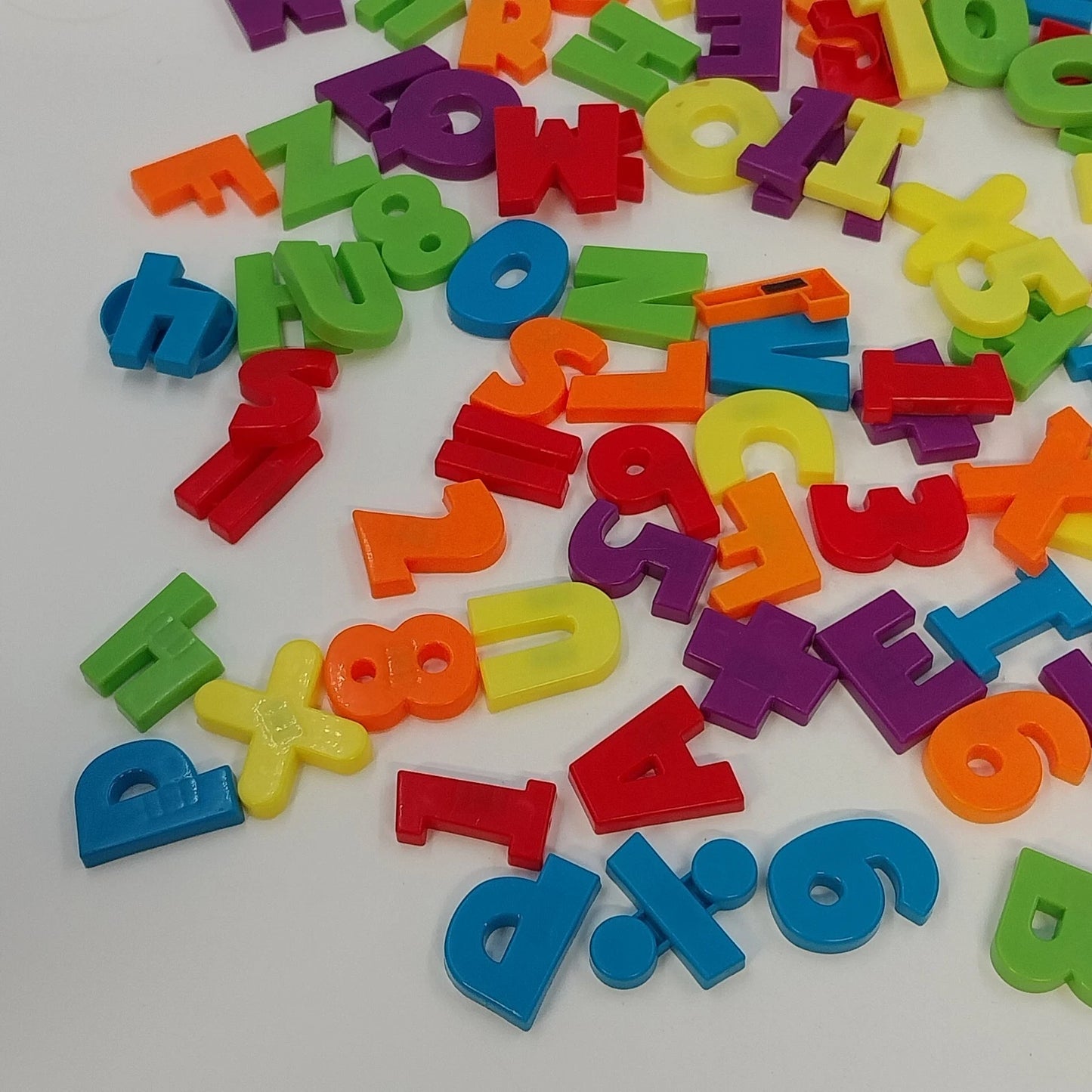 104 Magnetic Letters & Numbers Educational Learning Set w Storage Tub Multicolor