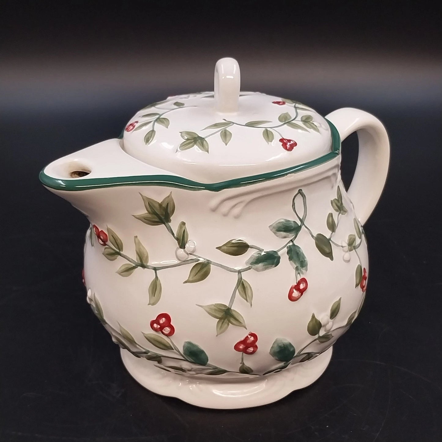 Pfaltzgraff Winterberry Sculpted Teapot With Lid Holly Berry Stoneware Vintage