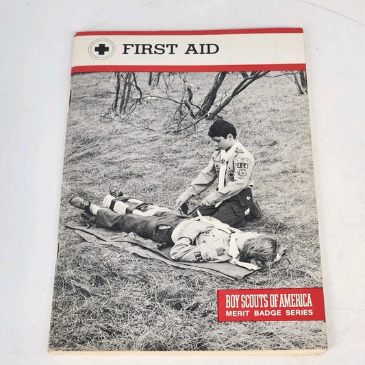 Boy Scouts Of America First Aid Merit Badge Book 1986 Vintage BSA Guide Pamphlet