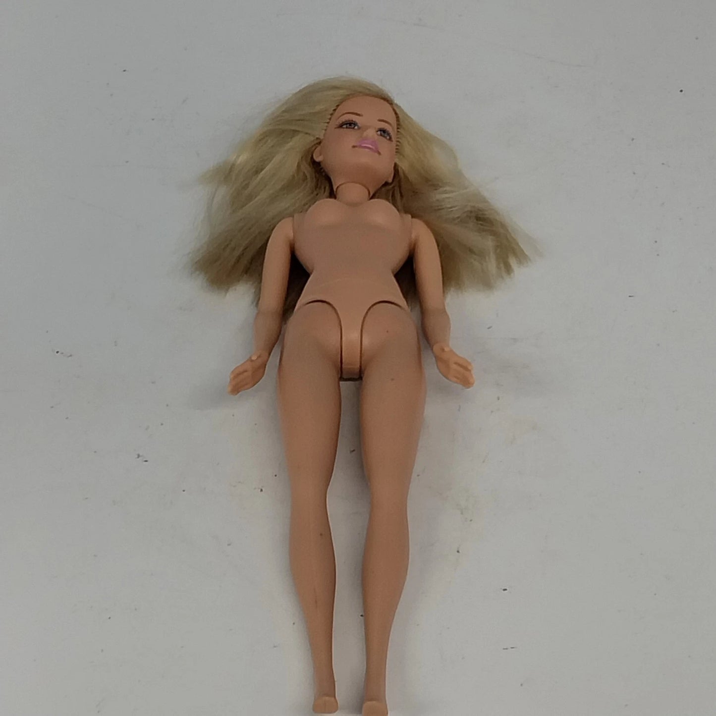 Mattel Barbie Blonde Doll Pink Lips Bendable Knees 2005 Head 2006 Body Nude Y2K