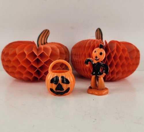 4 Pc Halloween Scarecrow Pumpkin Hard Plastic Honeycomb Paper Decoration 1970's