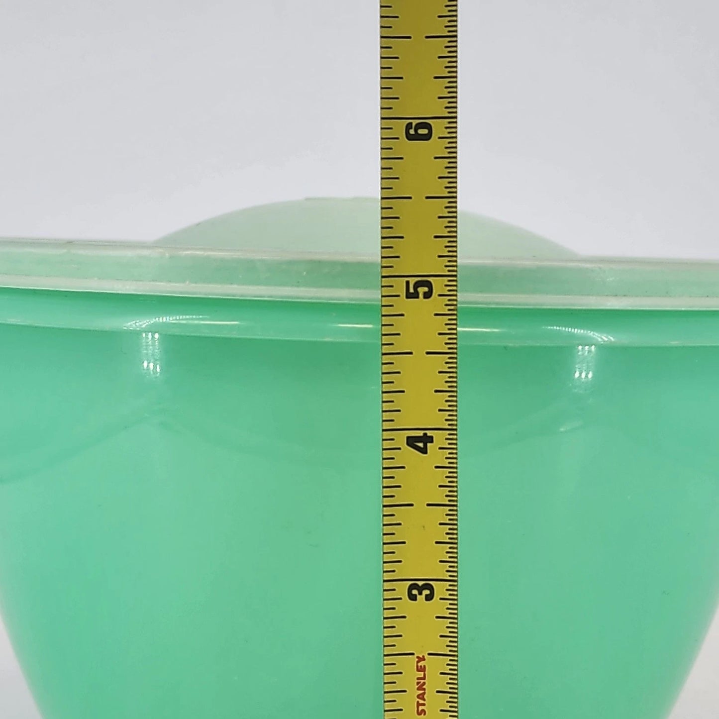 Tupperware 679-10 Jadeite Crisp-it Lettuce Keeper Bowl Sheer Lid Spike Vintage