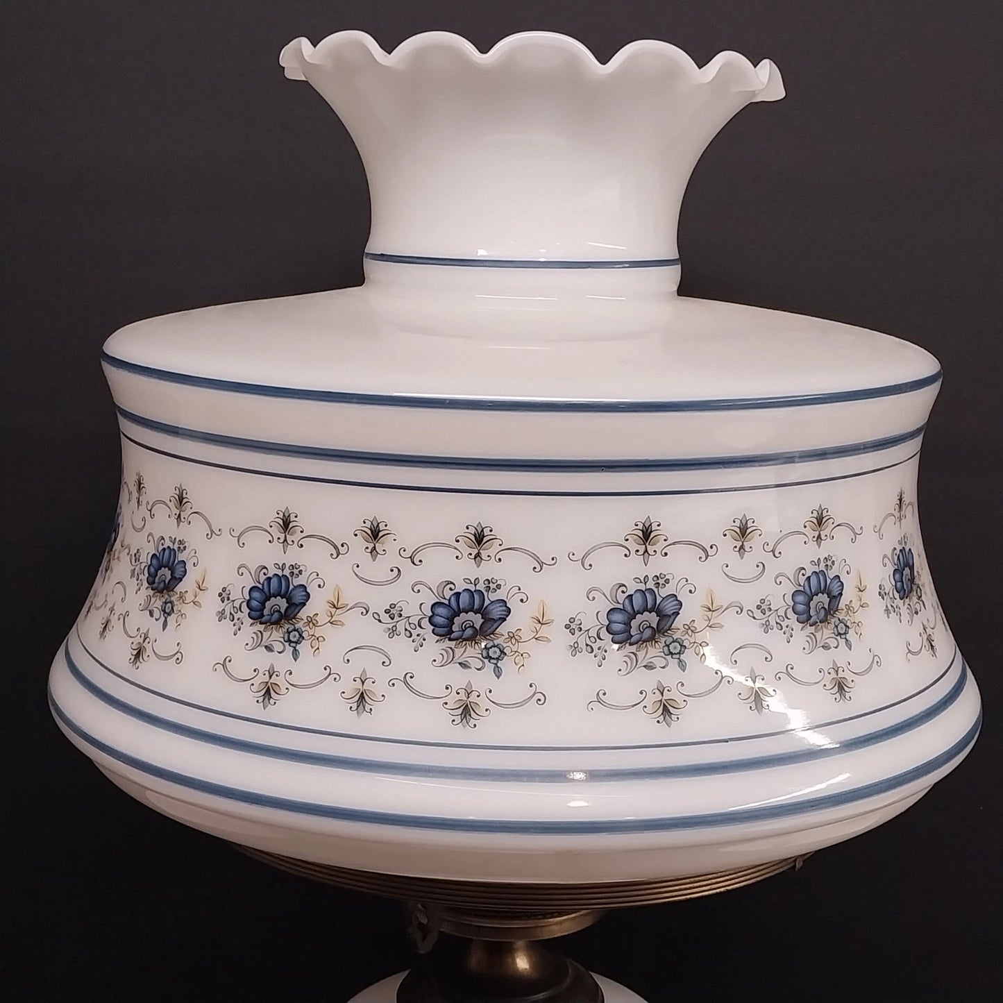 Quoizel Abigail Adams Blue Floral Milk Glass 3 Way Gone With The Wind Lamp Vtg