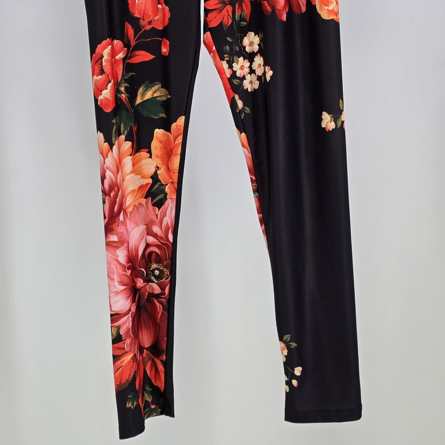 LILY by Firmiana Fashion Red Pink Floral Black Leggings XS 95 % Polyester China