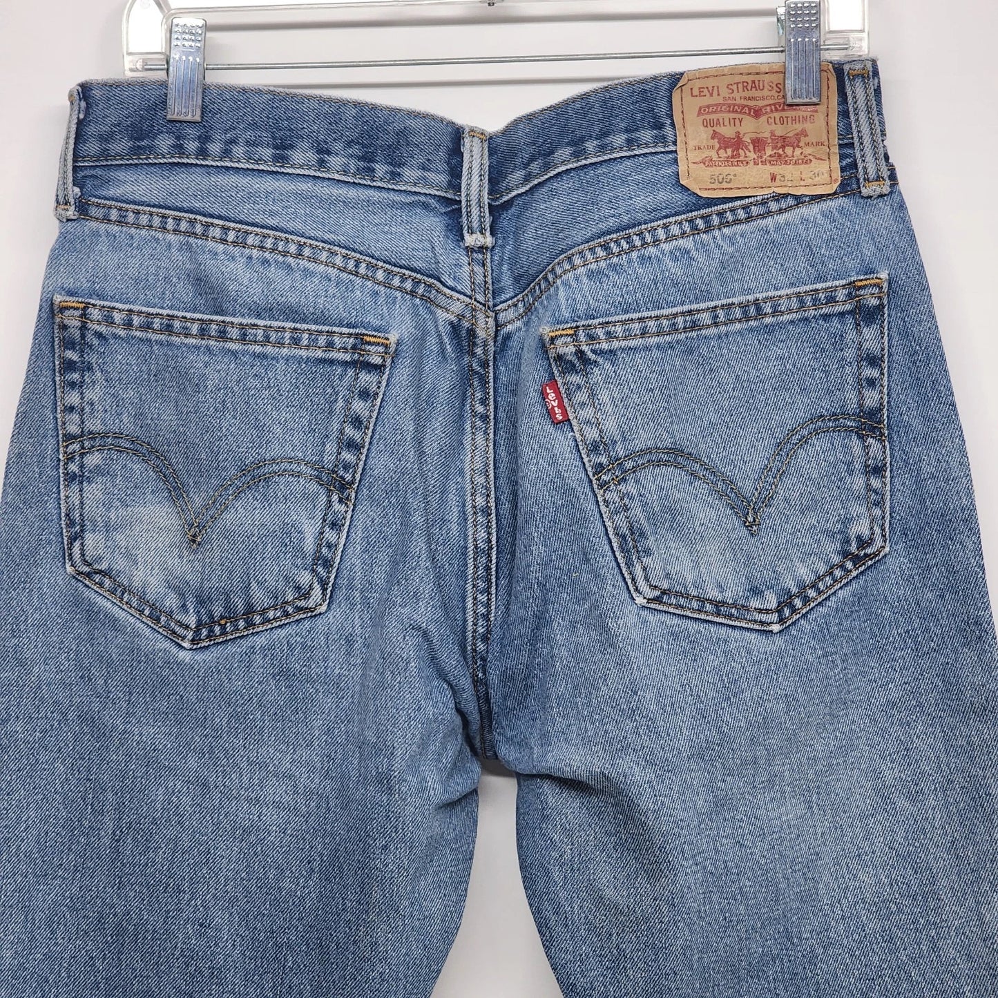 Levi’s 505 Men's Straight Fit Jeans 32x30 Medium Wash Distressed Blue Denim