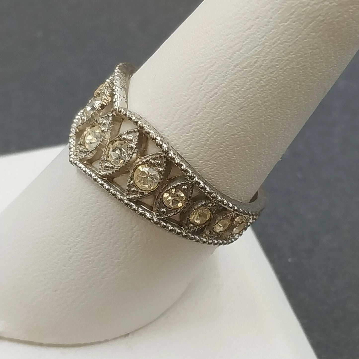 Silver Tone Chevron Rhinestone Filigree Ring Milgrain Openwork Women's Size 8.5