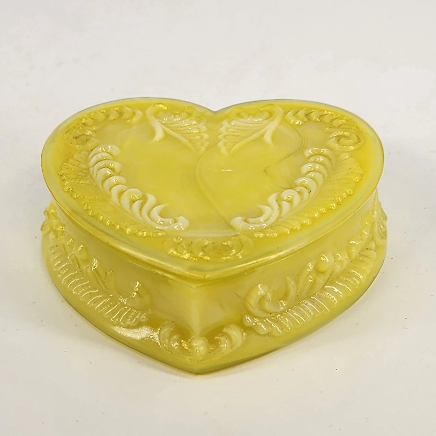 Degenhart Slag Glass Heart Trinket Dresser Box Yellow Mustard Caramel Swirl 3.5"