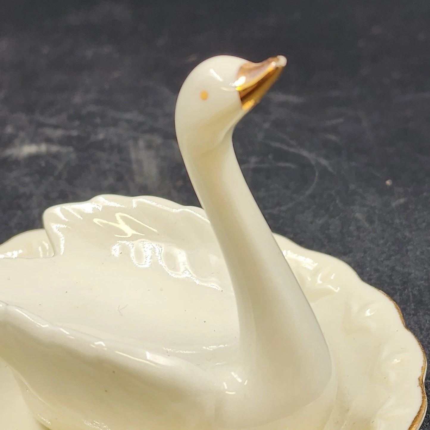 Swan Porcelain Trinket Ornament Dish Ring Holder Cream Gold Accent 4.25" x 3.5"h