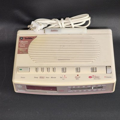 Cream Digital Alarm Clock Radio Night Light GE Softlite 7-4657A Vintage Works
