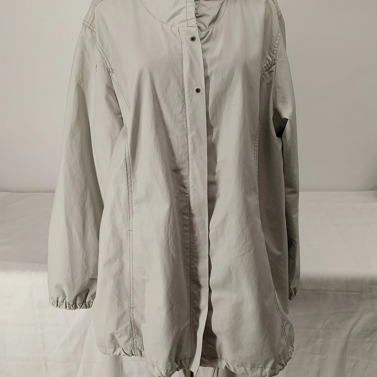 Eddie Bauer Women’s Jacket 2X Beige Hooded Windbreaker Lightweight Lined Vintage