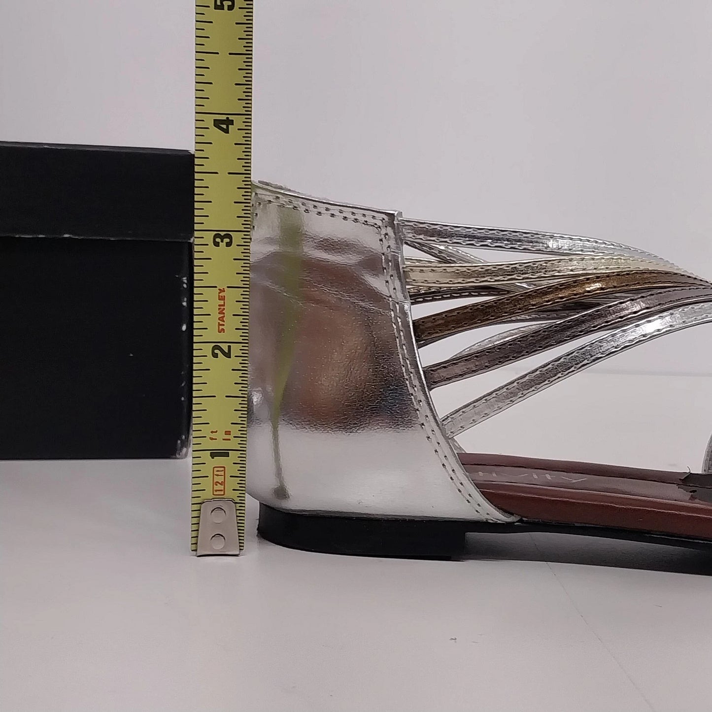 Relativity Cleo Metallic Silver Strappy Sandals Womens 8M