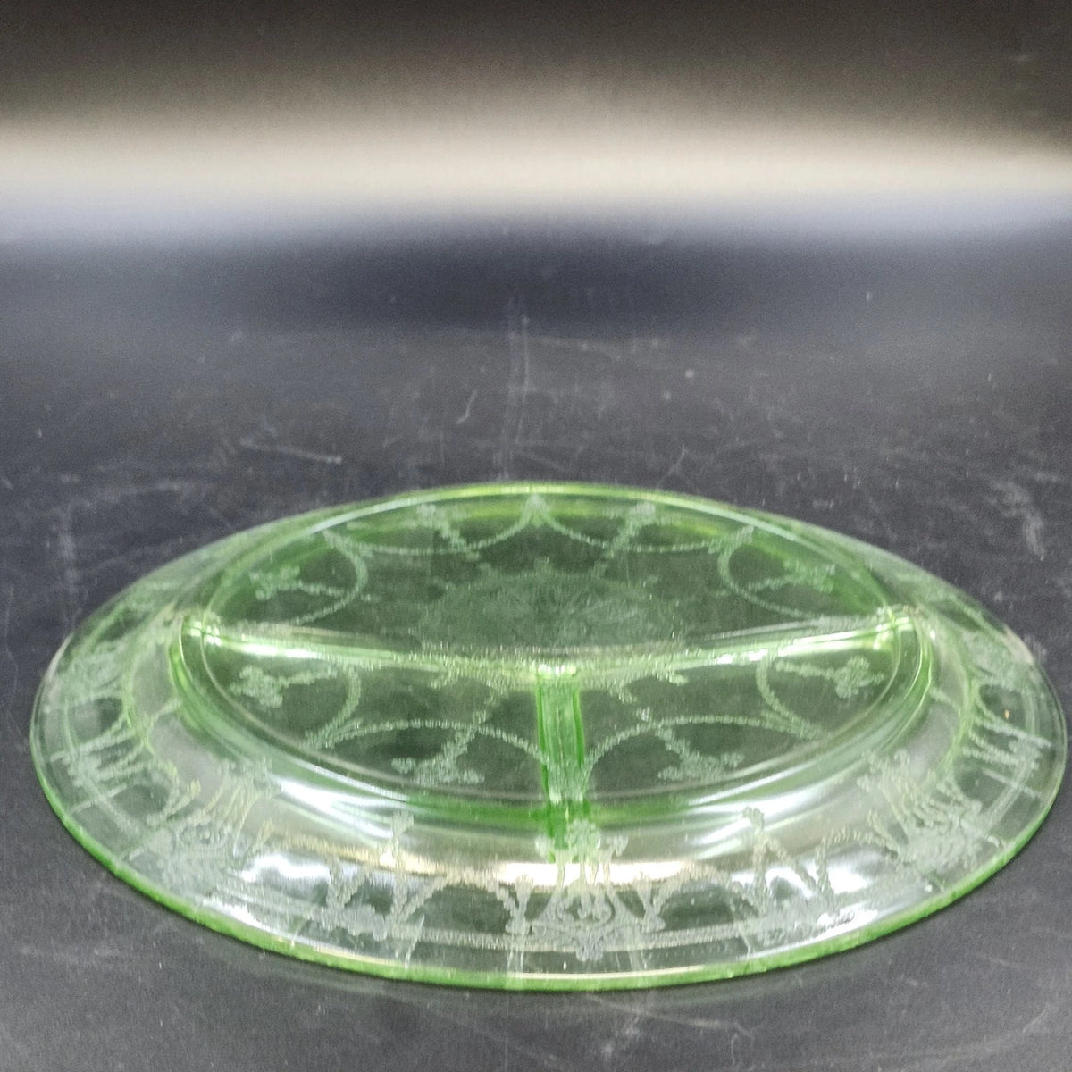 Anchor Hocking Cameo Ballerina Green Uranium Glass Grill Plate 10.5" Vintage