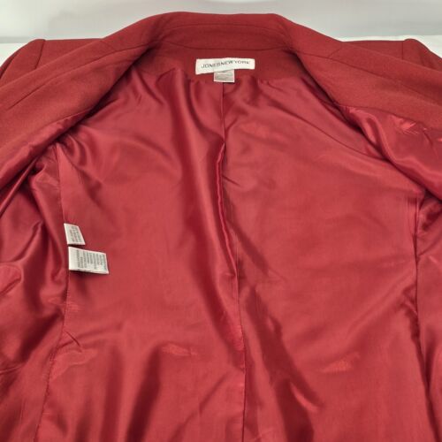 Jones New York Red Blazer 3 Button Closure Size 4 Lined 2 Pockets Poly Fabric